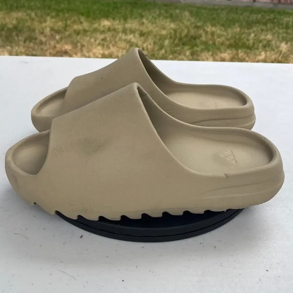 Mens Adidas Yeezy FW6344 Rubber Footbed Lightweight Casual Slide Sandal 8 Beige